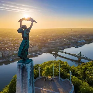 hotel-kristal.inbudapesthotels.com/